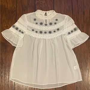 *3 for $25* Lauren Conrad Runway White and Black Floral Detail Blouse XS